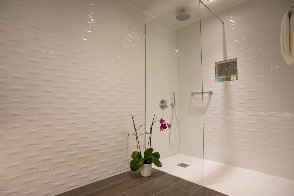 The Eliott Hotel - Housity