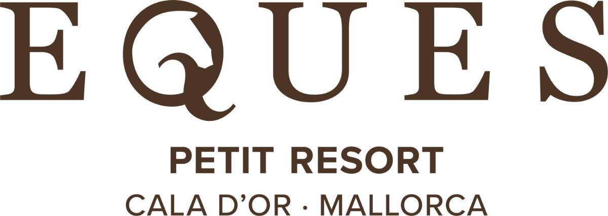 Certificado, premio, señal o documento que está expuesto en Eques Petit Resort