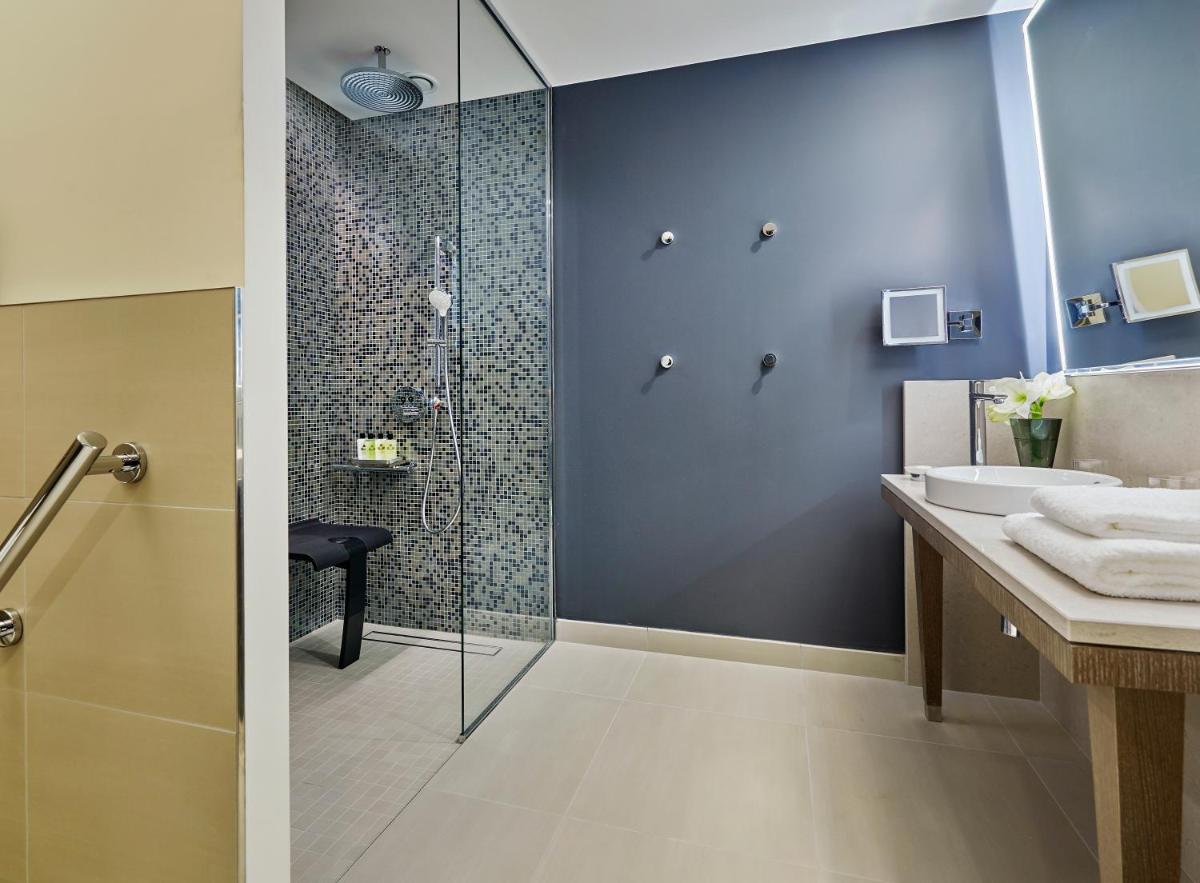 Salle de bains dans l'établissement InterContinental Lyon - Hotel Dieu by IHG