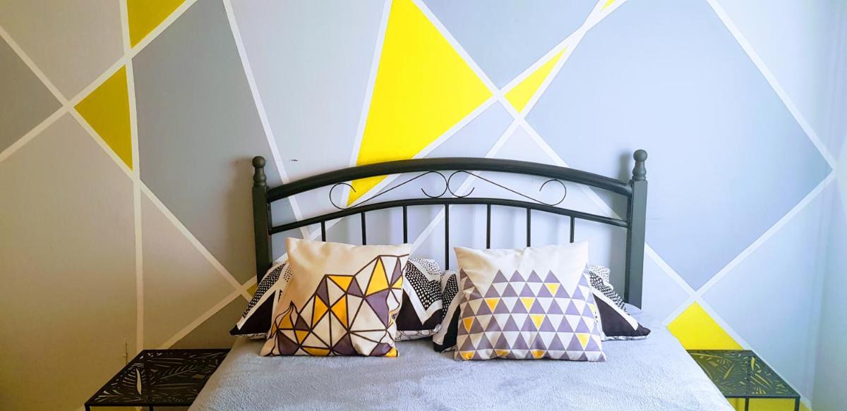Artichoke Boutique - Housity