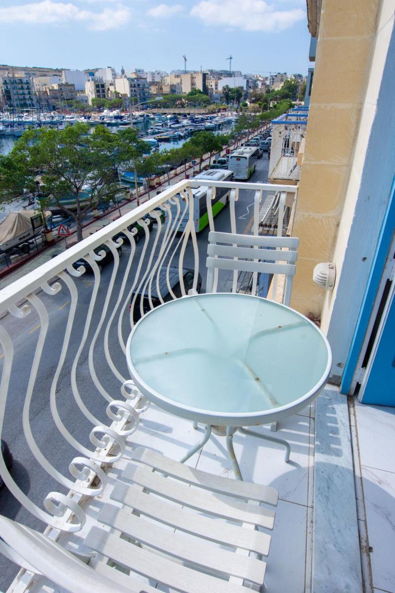 Seafront Room - Housity