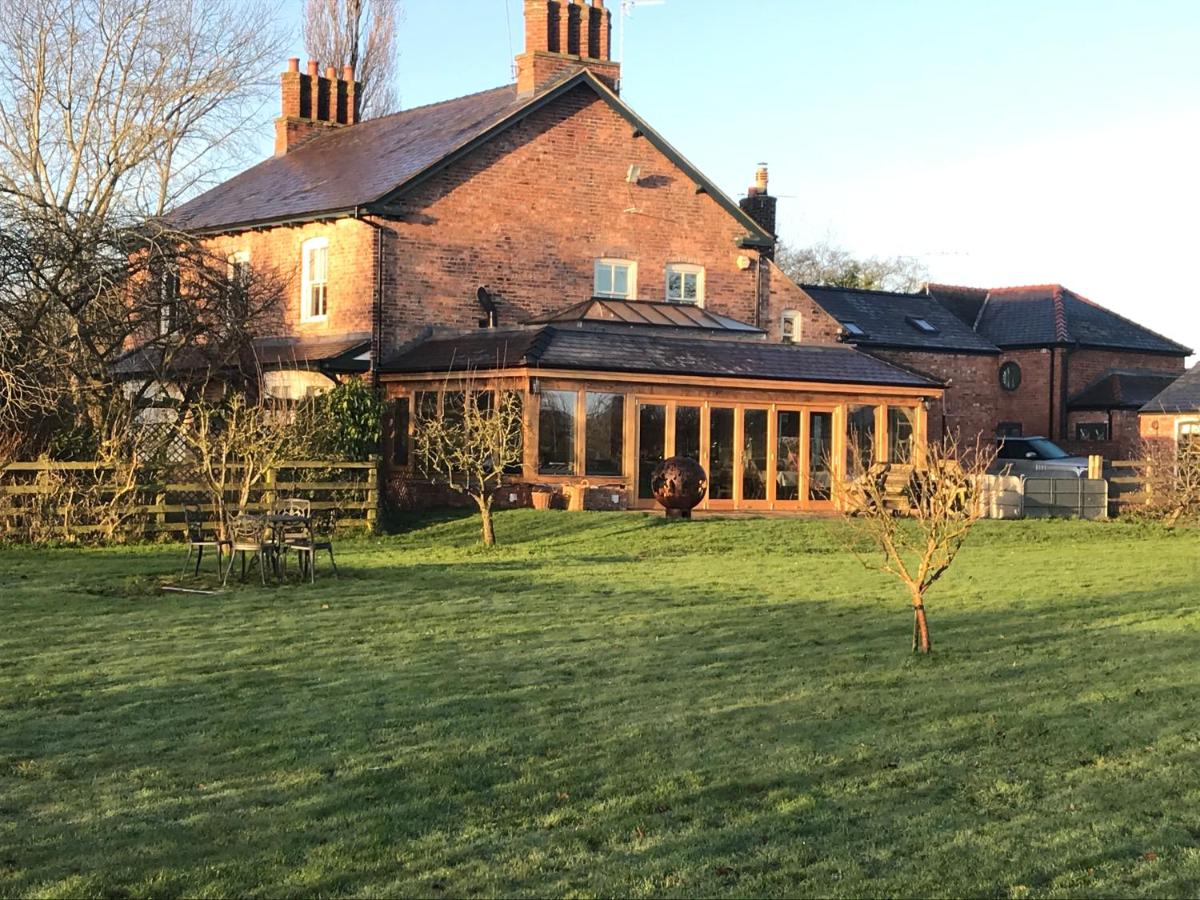 Hollies Farm B&B - Housity