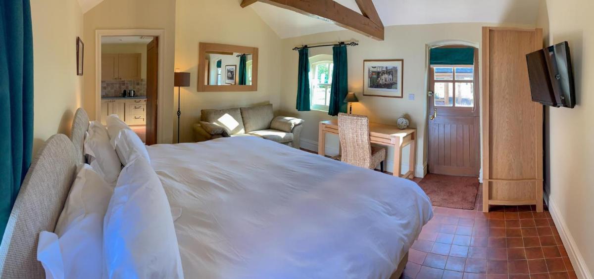Hollies Farm B&B - Housity