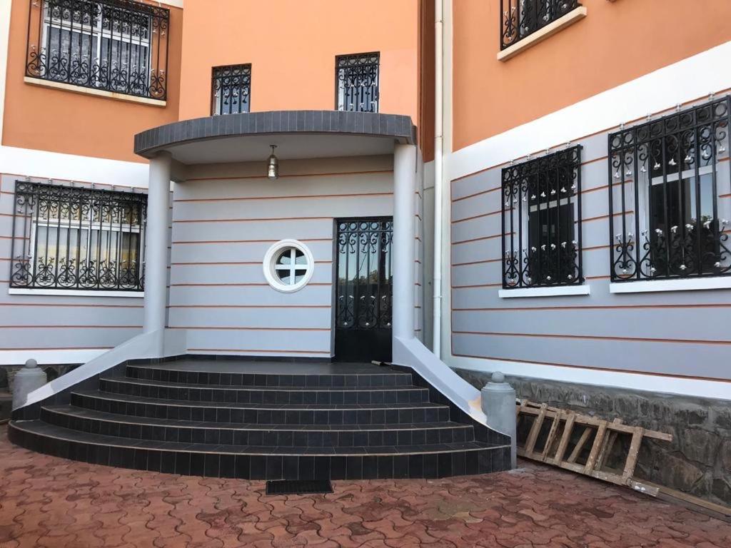 Résidence VICYMA 2 P tout confort Bafoussam centre - Housity