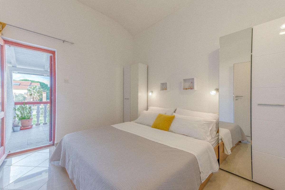 Apartments Maria Kukljica - Housity