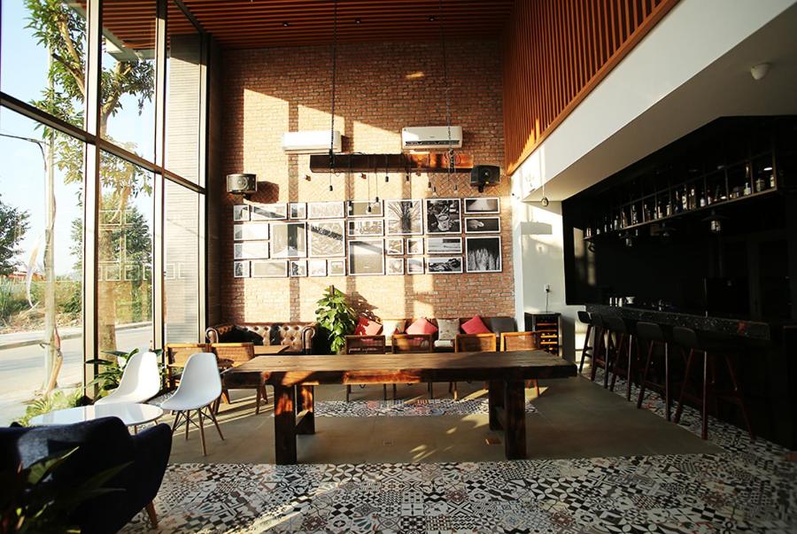 Suitetrails - KingSales Hotel