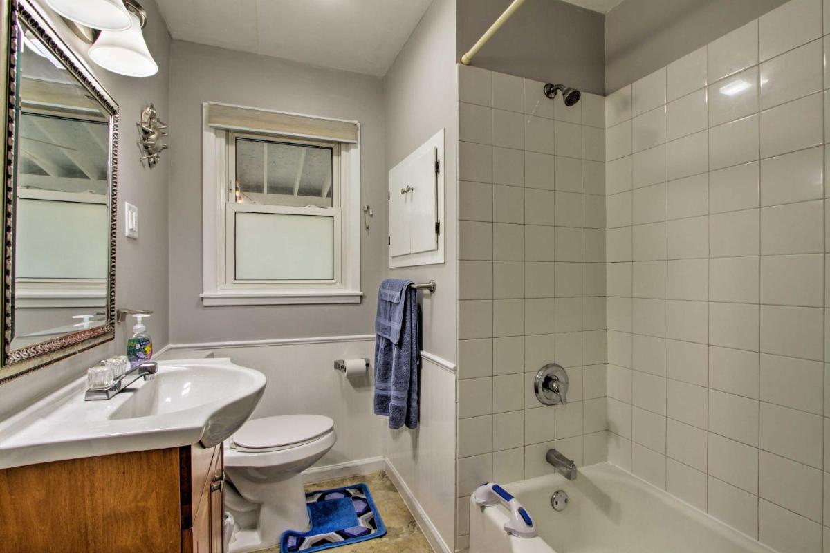 Rochester House with Yard - 5 Minutes to Mayo Clinic - Housity