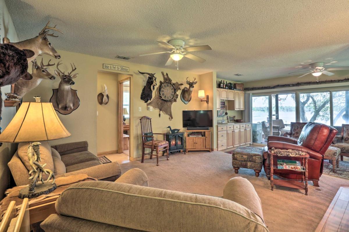 Keystone Heights Lakefront Cabin - Fire Pit, Grill - Housity