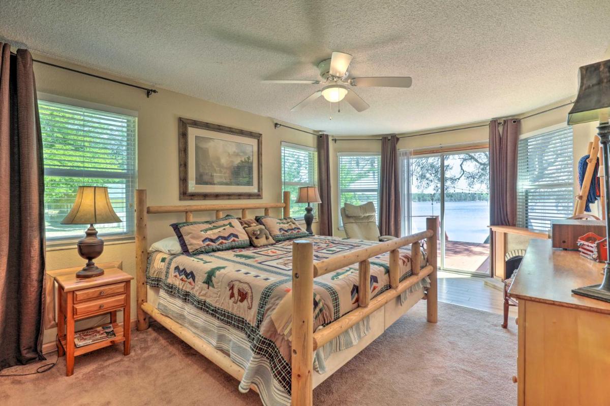 Keystone Heights Lakefront Cabin - Fire Pit, Grill - Housity
