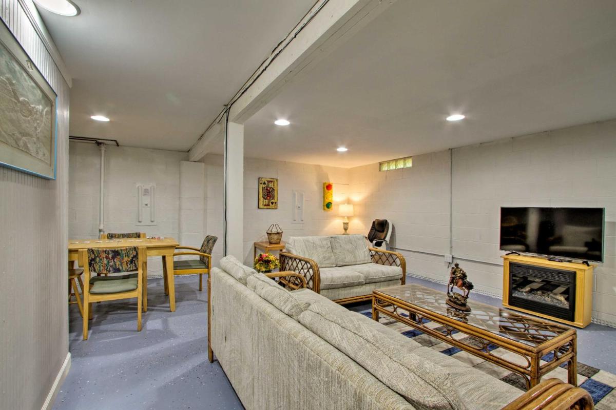 Rochester House with Yard - 5 Minutes to Mayo Clinic - Housity