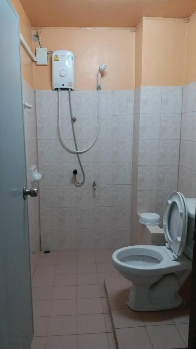 GATE 14 Inn - Housity