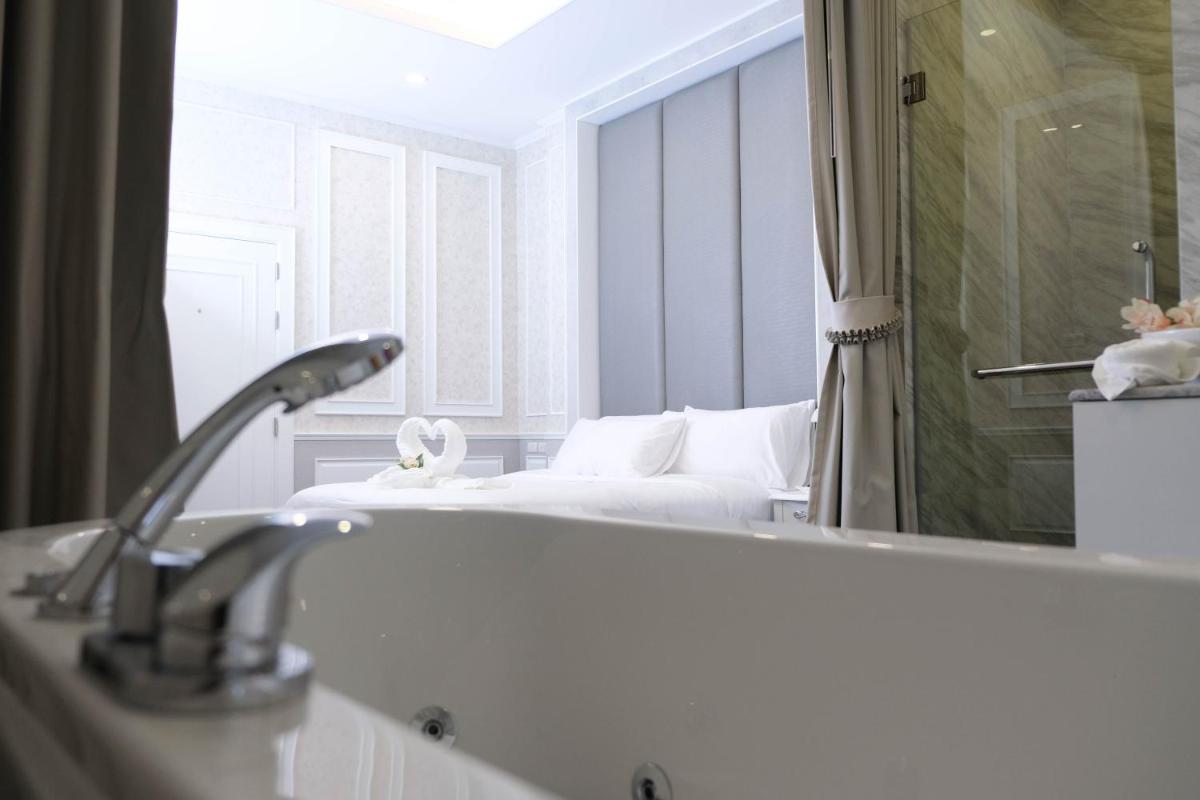 VARIMANTRA HOTEL - Housity