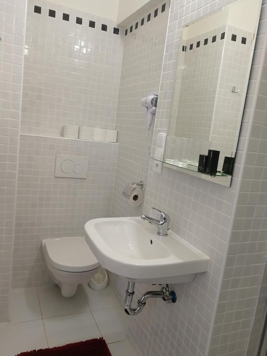 Penzion Vila Elektra - Housity