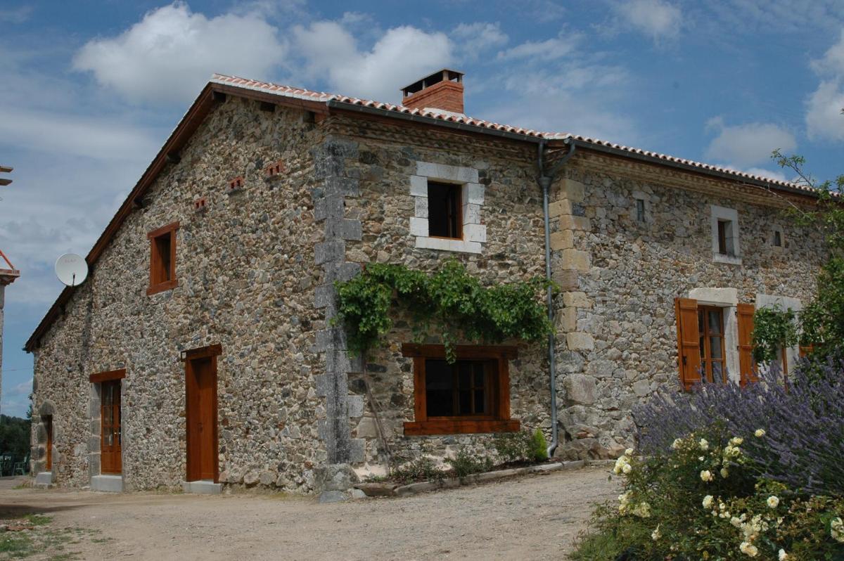 Villa Gites Chambre d hôtes avec piscine Dordogne 2-4-6-8-10 personnes - Housity