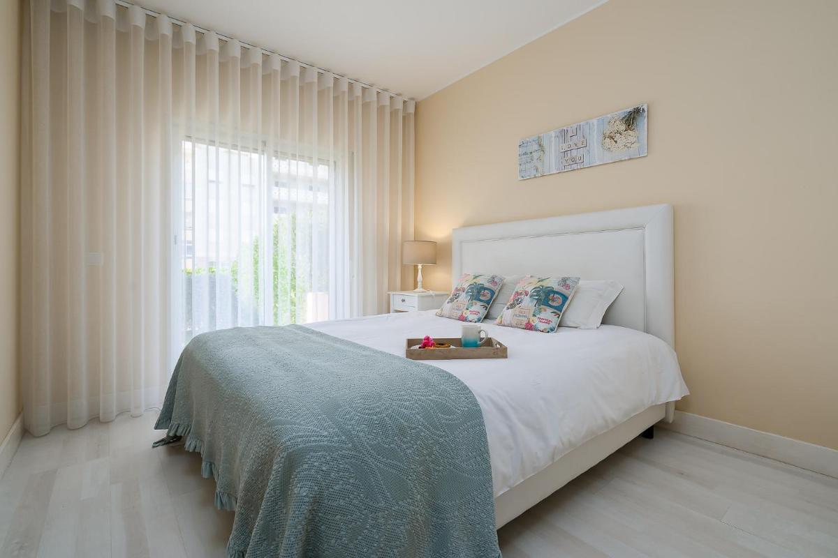 LuxRocha Beach Home by Real Life Concierge - Housity