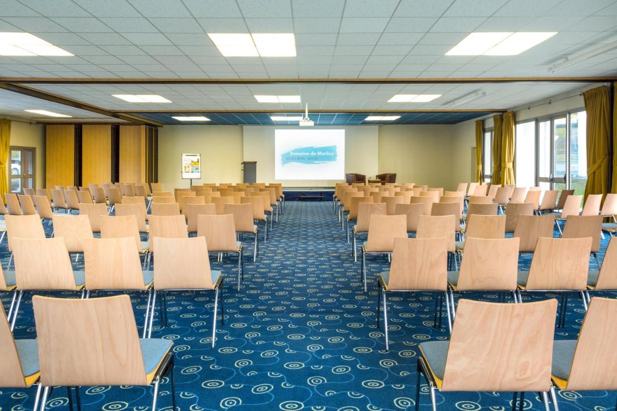 Espace de conférence ou salle de réunion dans l'établissement Mercure Aix-les-Bains Domaine de Marlioz Hôtel & Spa