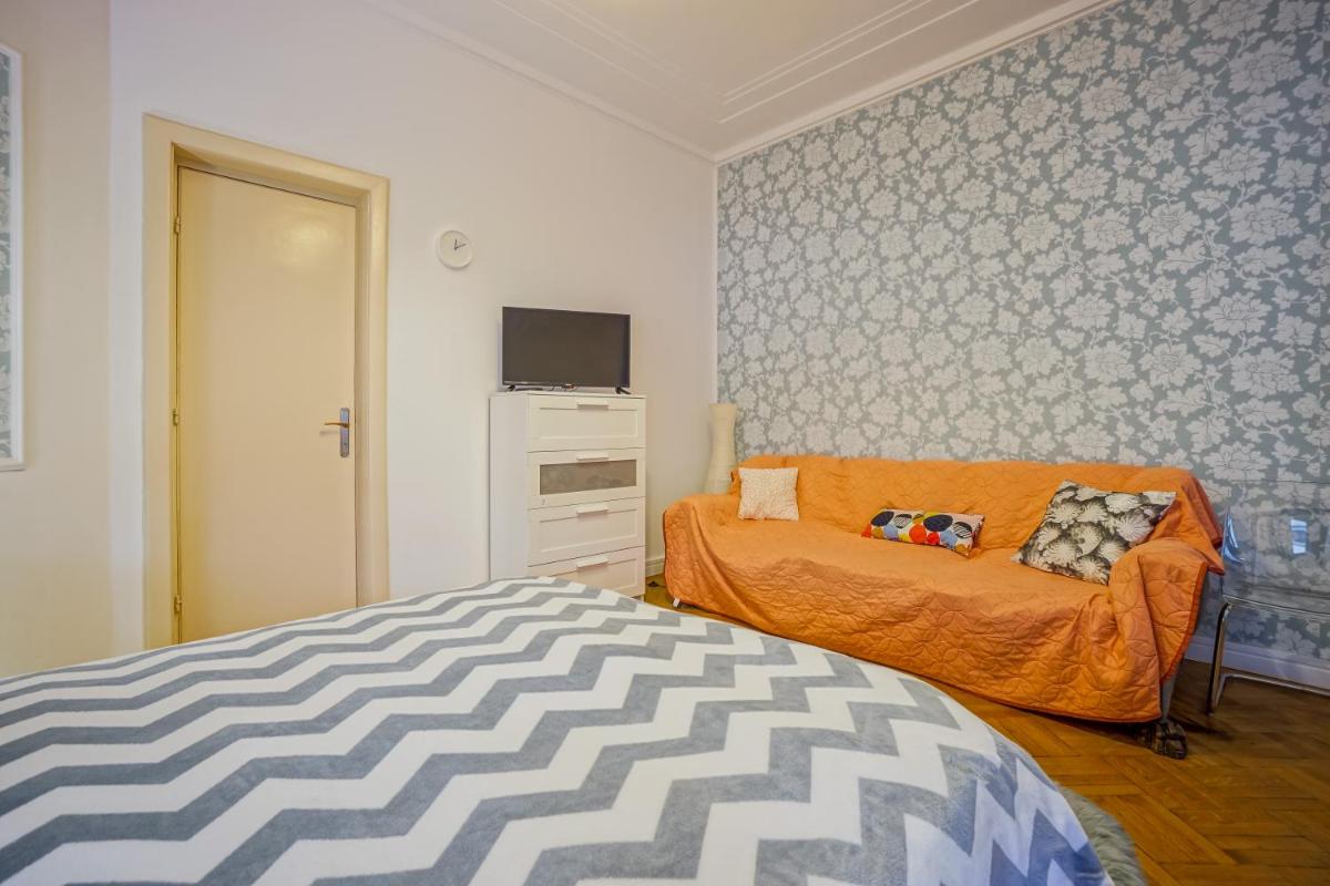 Victoriei Blue - Housity