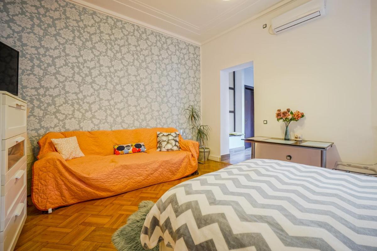 Victoriei Blue - Housity