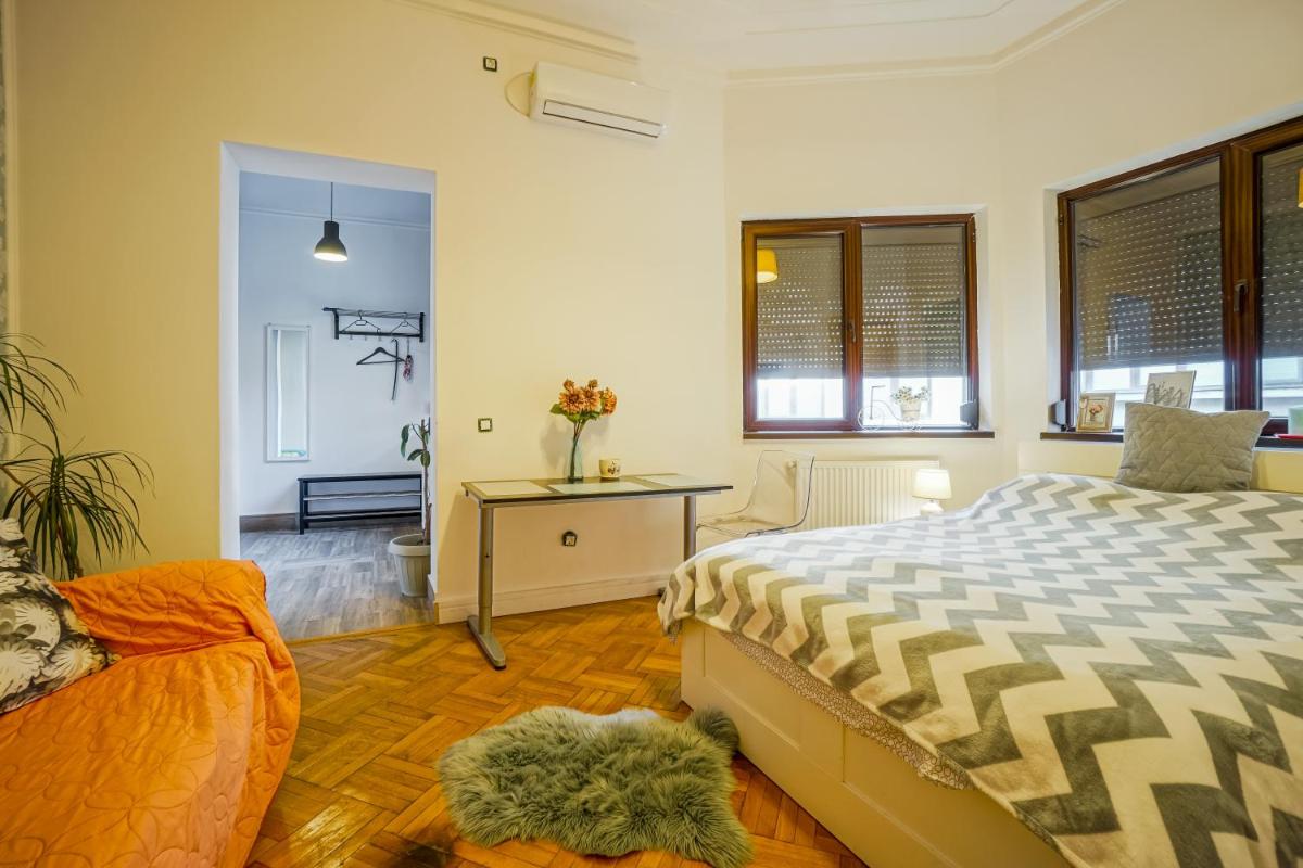 Victoriei Blue - Housity
