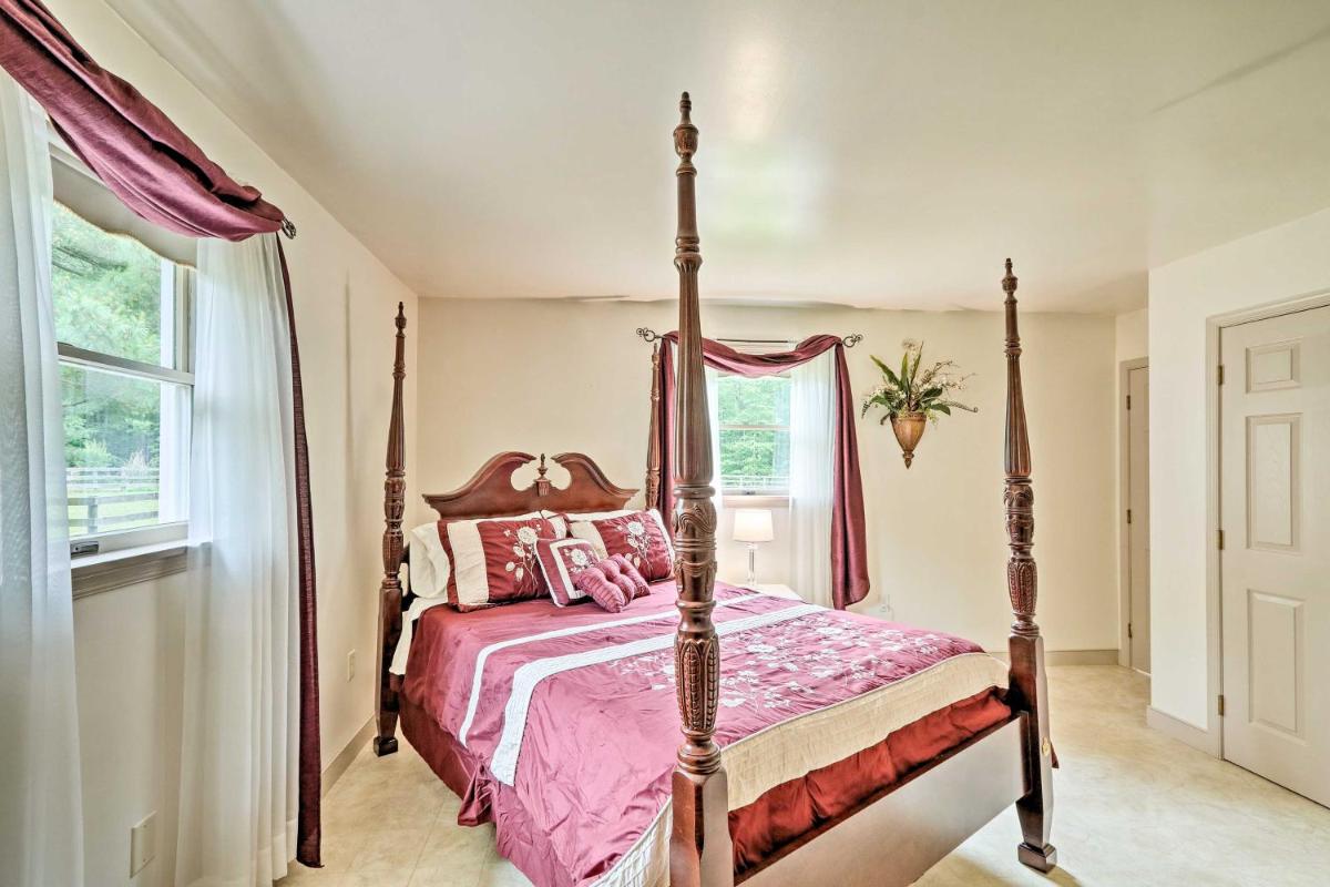 Family Home with WiFi, 14 Mi to Dutch Wonderland! - Housity
