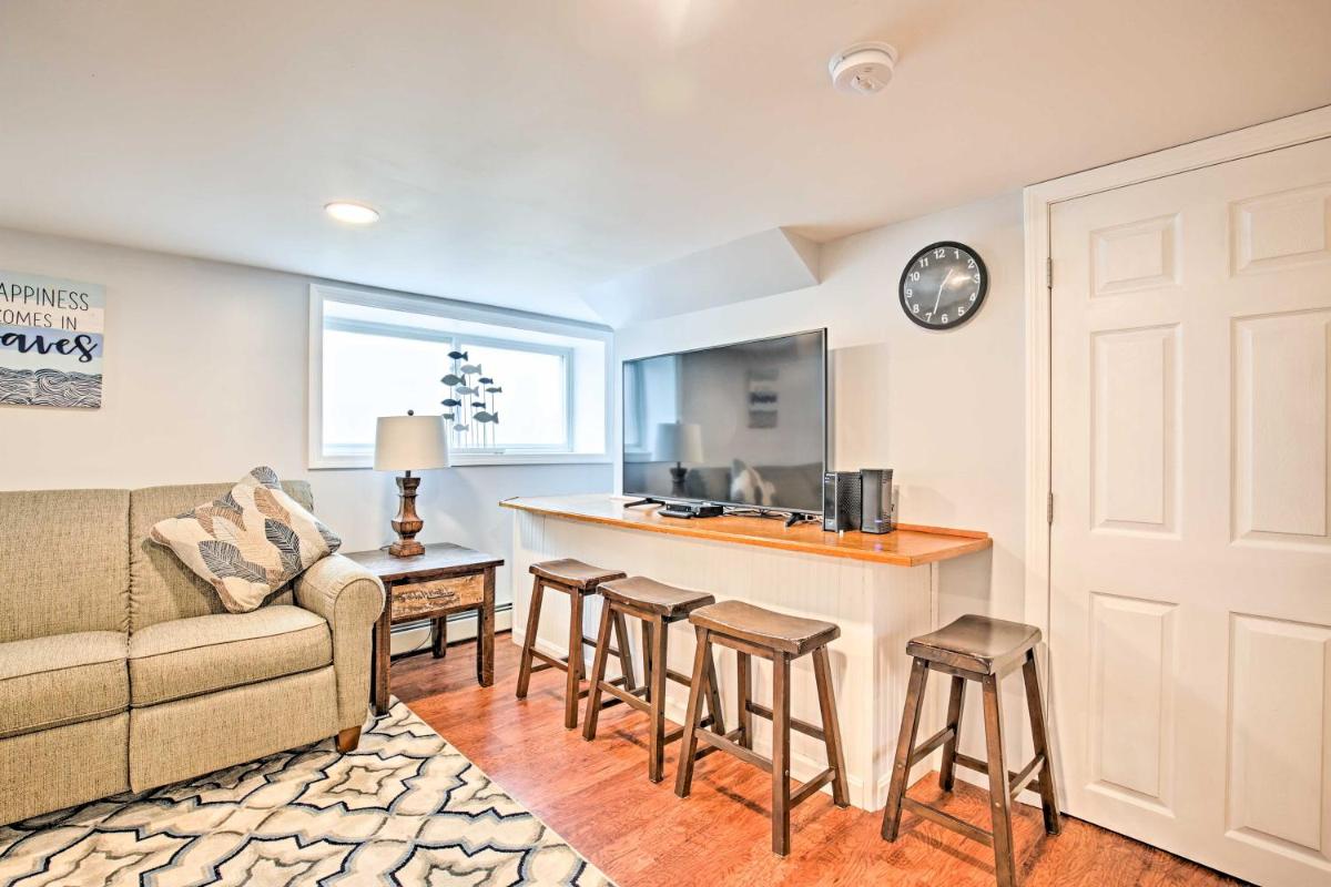 Old Orchard Beach Home with Patio Walk to Beach - Housity