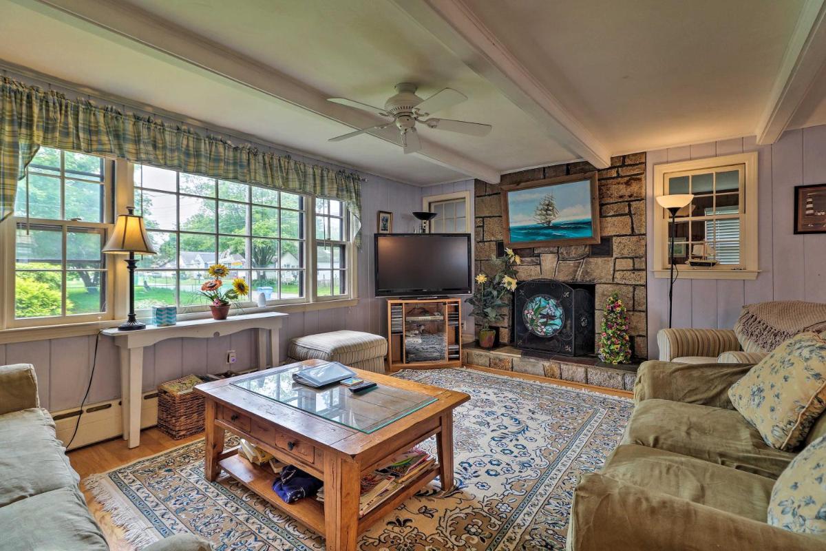 Saybrook Manor House, Walk to Cove Beach! - Housity
