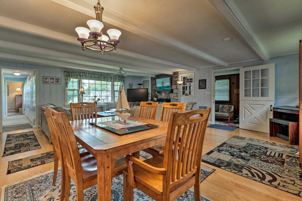 Saybrook Manor House, Walk to Cove Beach! - Housity
