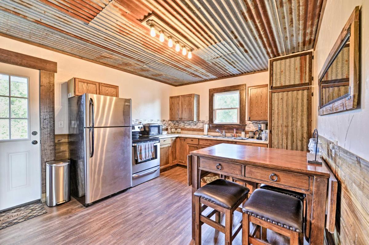 House on Cattle Farm Central to Temple and Waco - Housity
