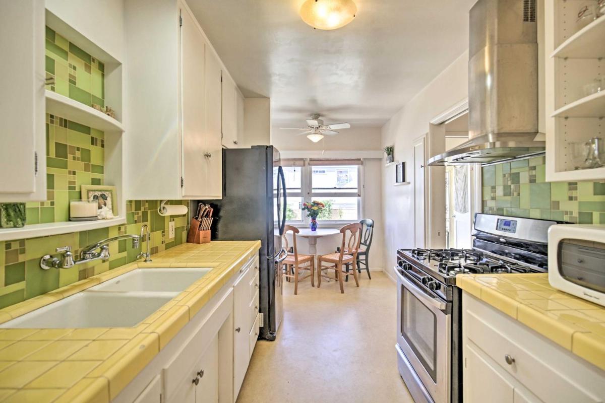 Oceanside Home with Yard - Walk to Beach and Pier - Housity