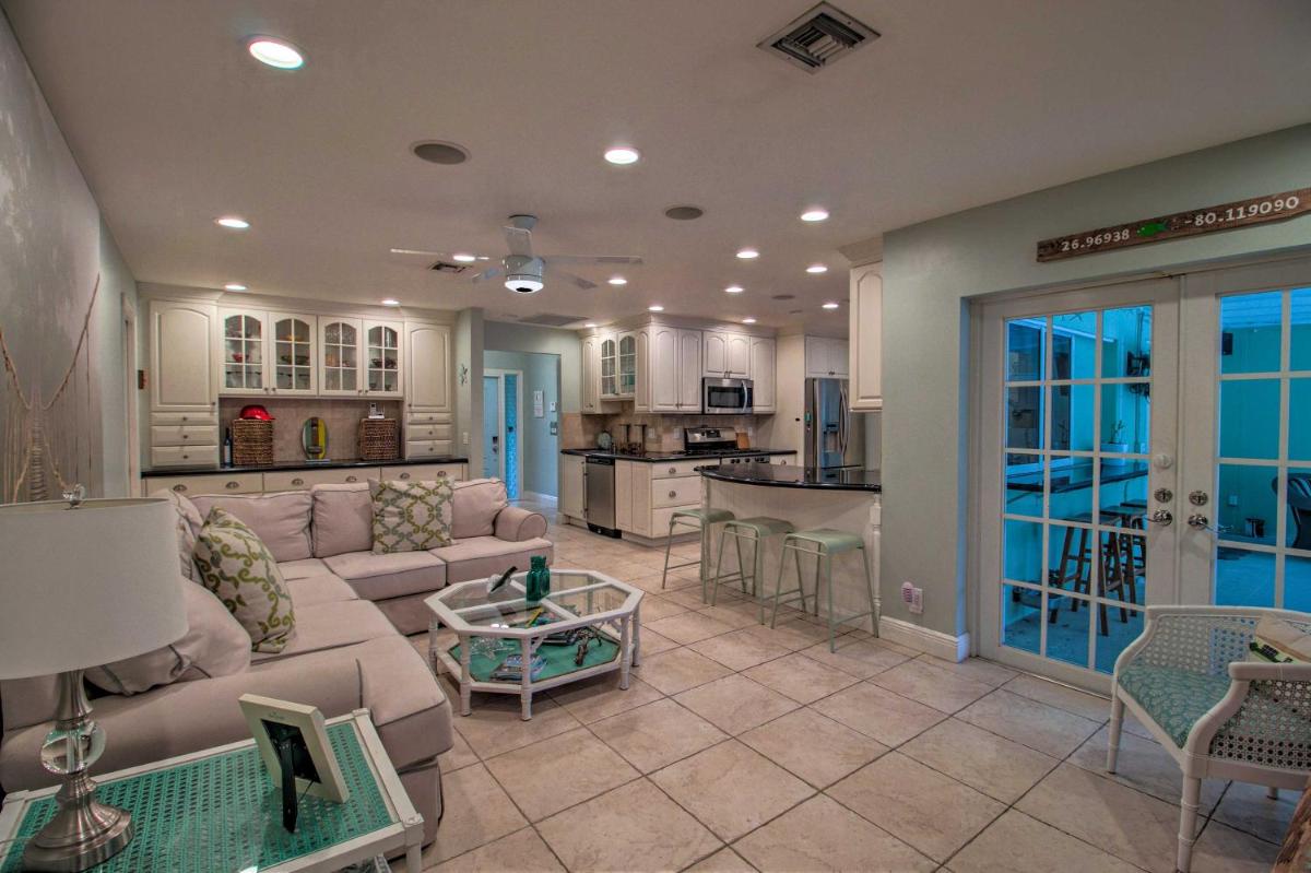 Pet-Friendly Home Less Than 5 Miles to Jupiter Beach Park - Housity