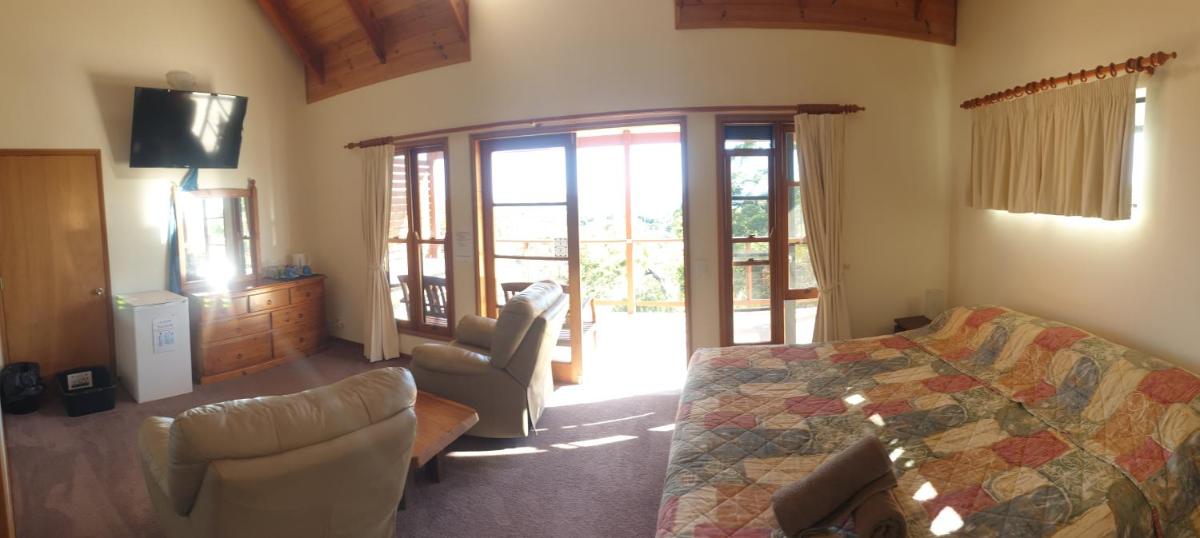 Escape 1770 Motel - No Kids - NO SMOKING - No Partying - Housity