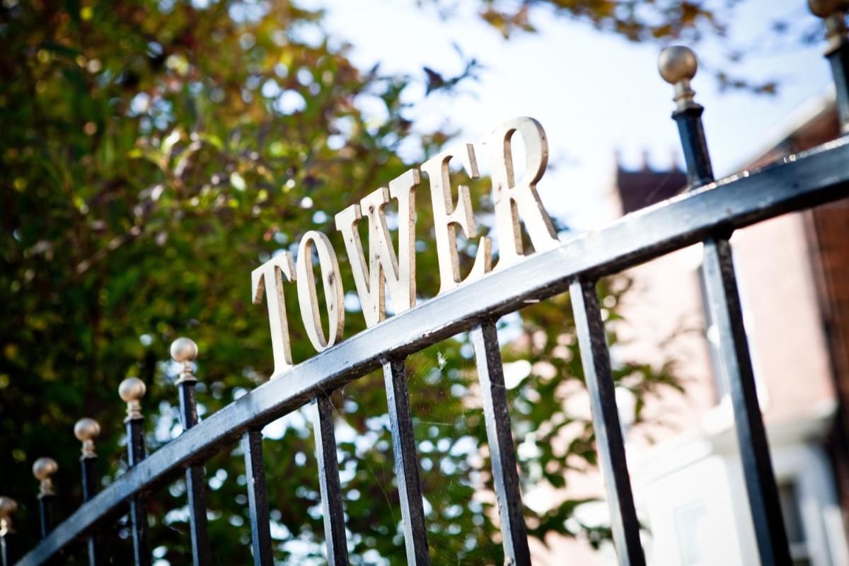 Tower House Executive Guest House - Housity