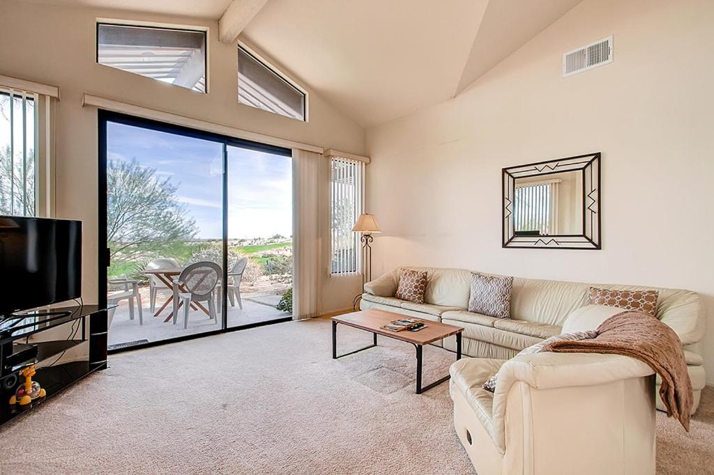 Borrego Springs Hideaway Pool Table, Mtn Views! - Housity