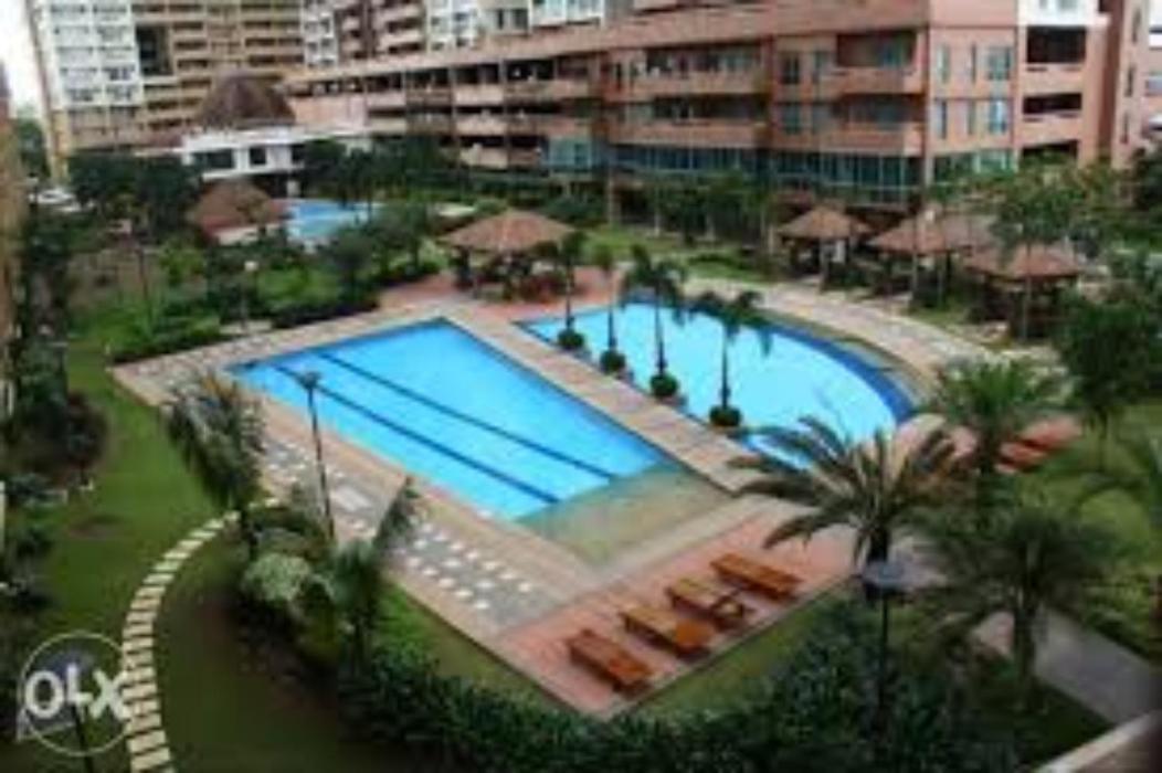 3415 HoliStay Manila 1-Bedroom Condo with NETFLIX and Balcony - Housity