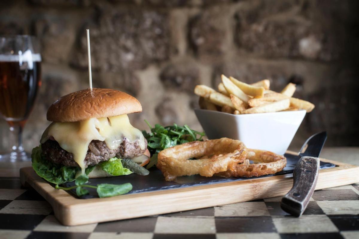The Deddington Arms - Housity