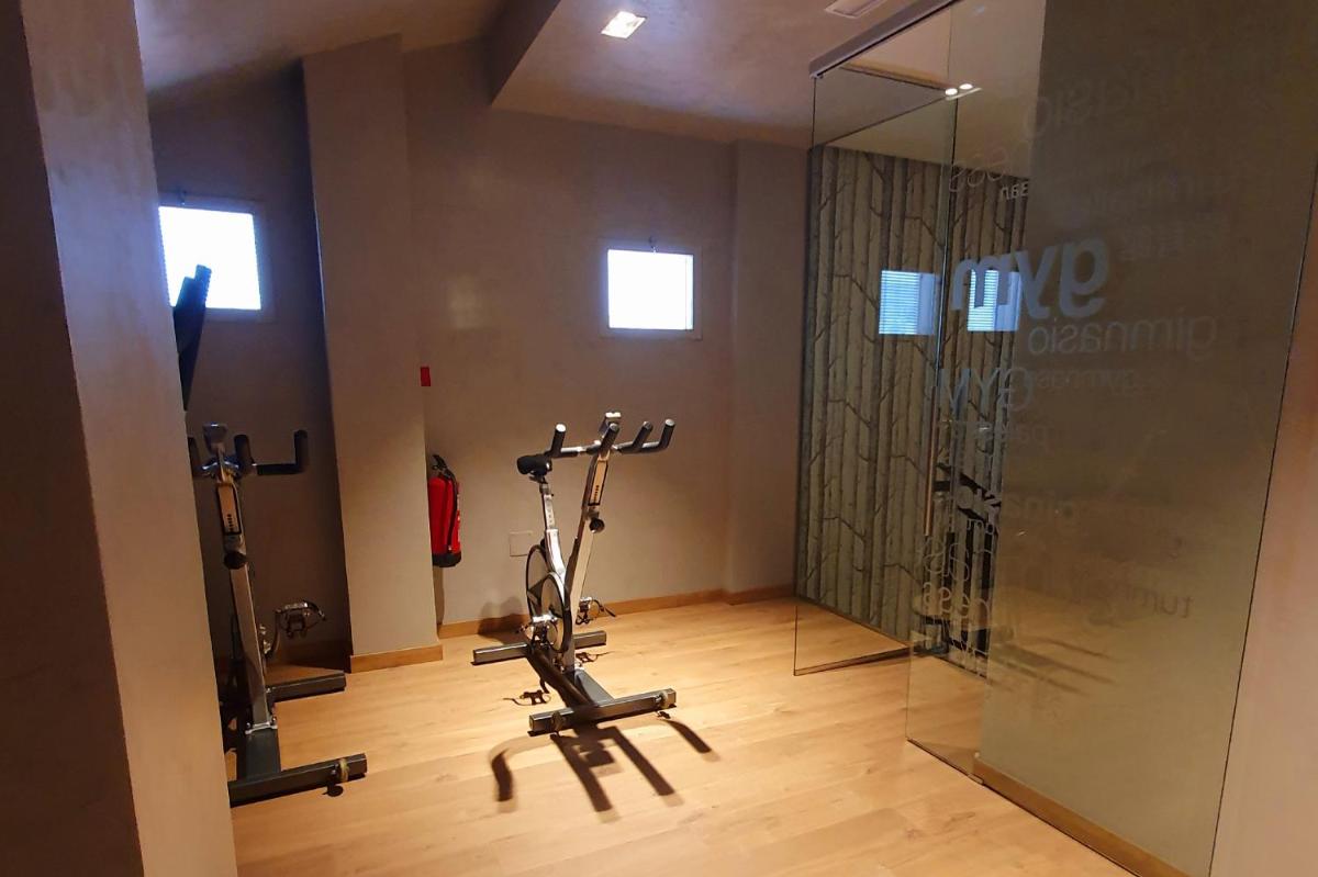 Gimnasio o instalaciones de fitness de Hotel Villa Real, a member of Preferred Hotels & Resorts