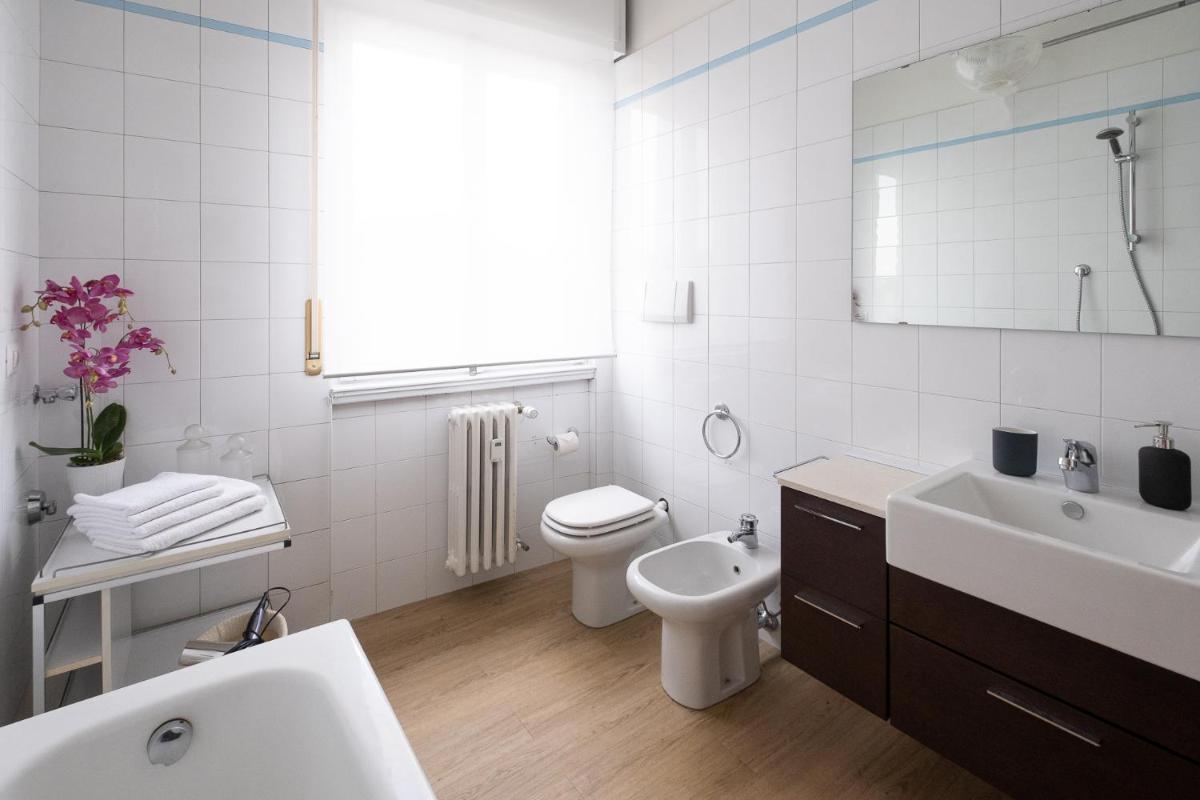 Cute & Cozy rooms train station - Housity