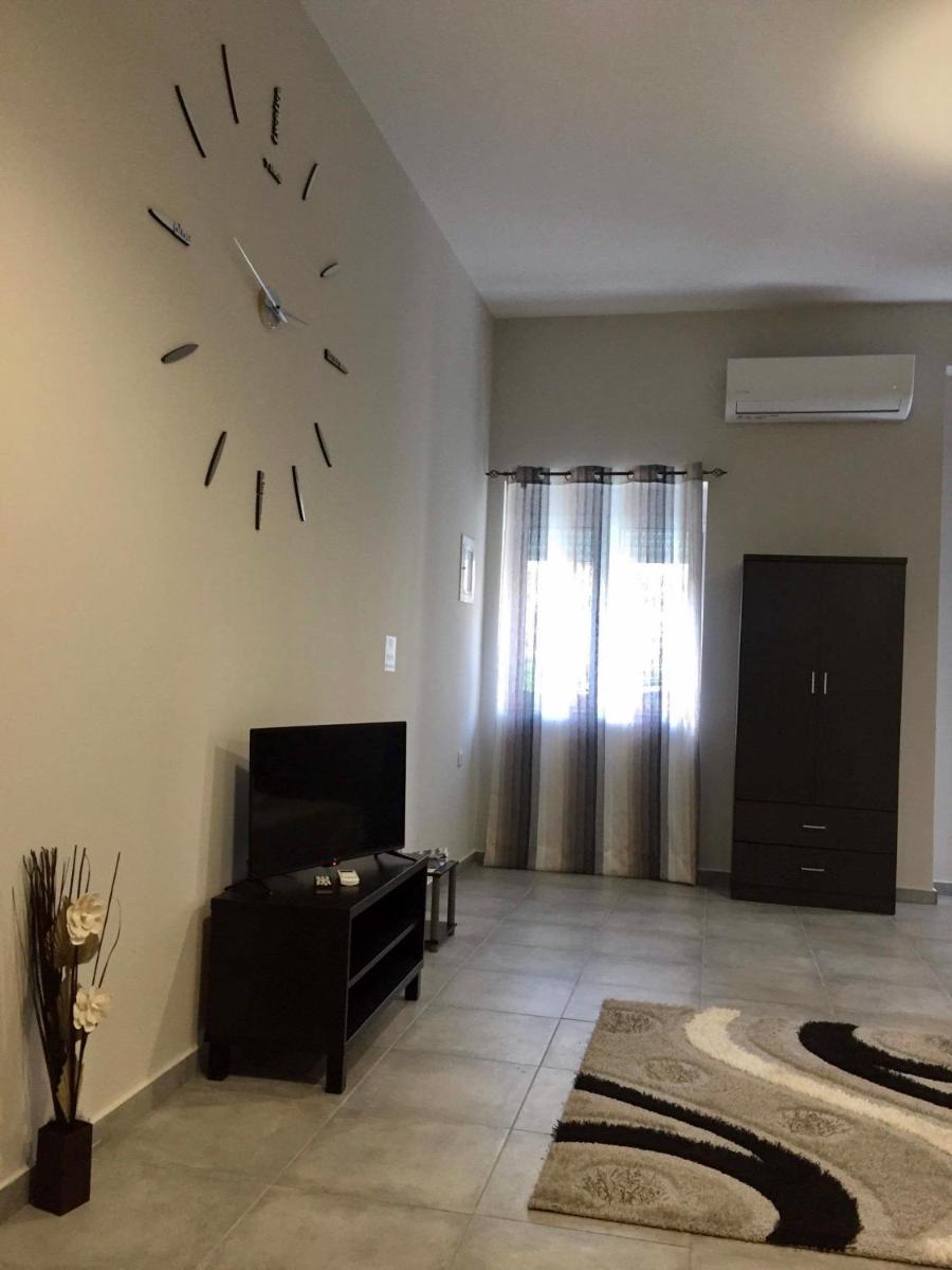 Meteora House- Cozy Living - Housity