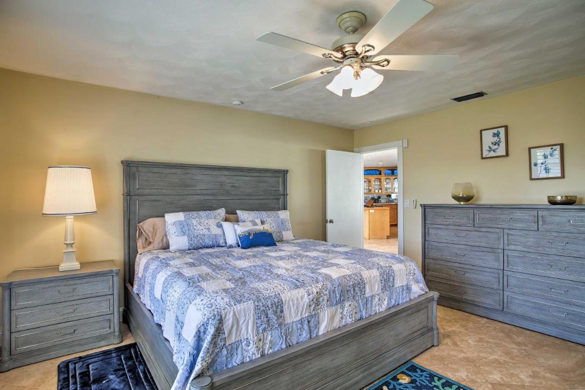 Riviera Beach Home with Pool - Walk to Beaches! - Housity