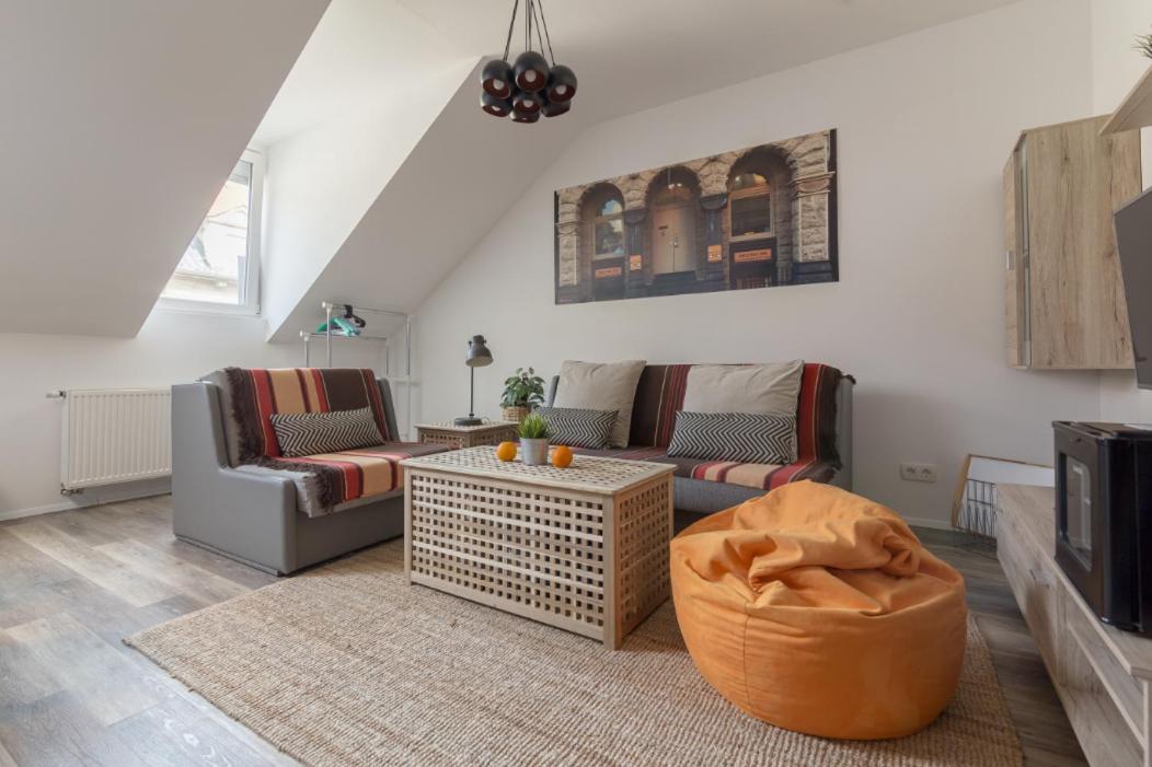 Apartment Lona - Housity