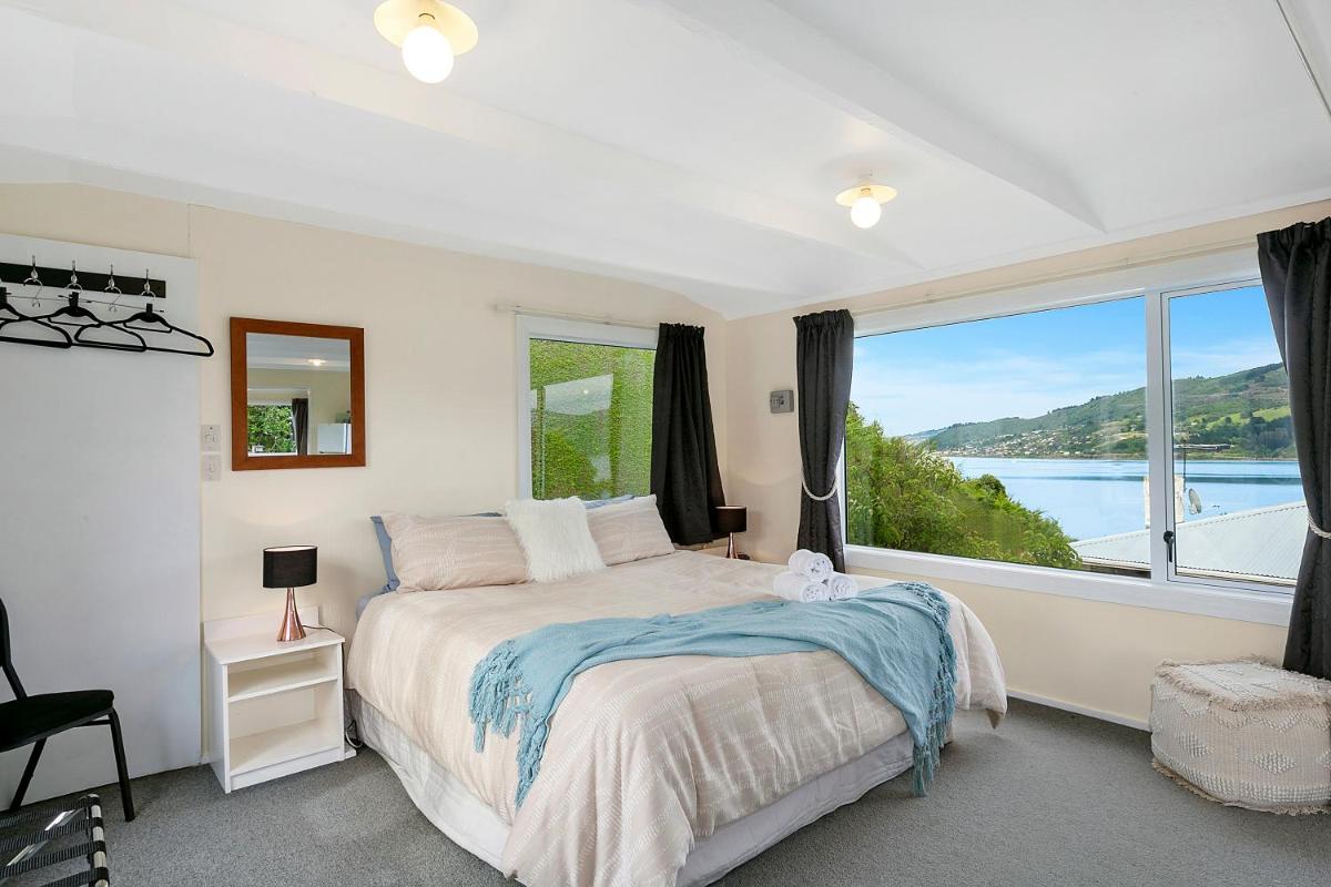 Macbay Retreat - Macandrew Bay Holiday Home - Housity