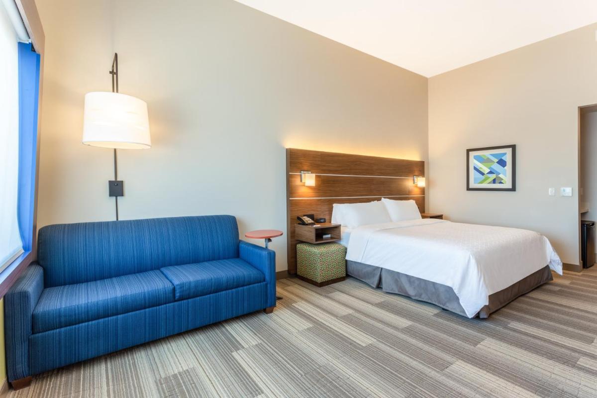 Suitetrails - Holiday Inn Express & Suites - Springfield North, an IHG Hotel