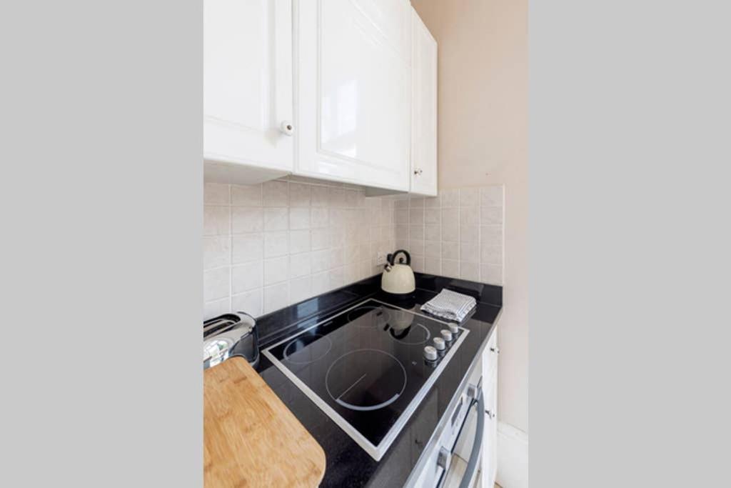 Beautiful Studio with private outside terrace - Housity