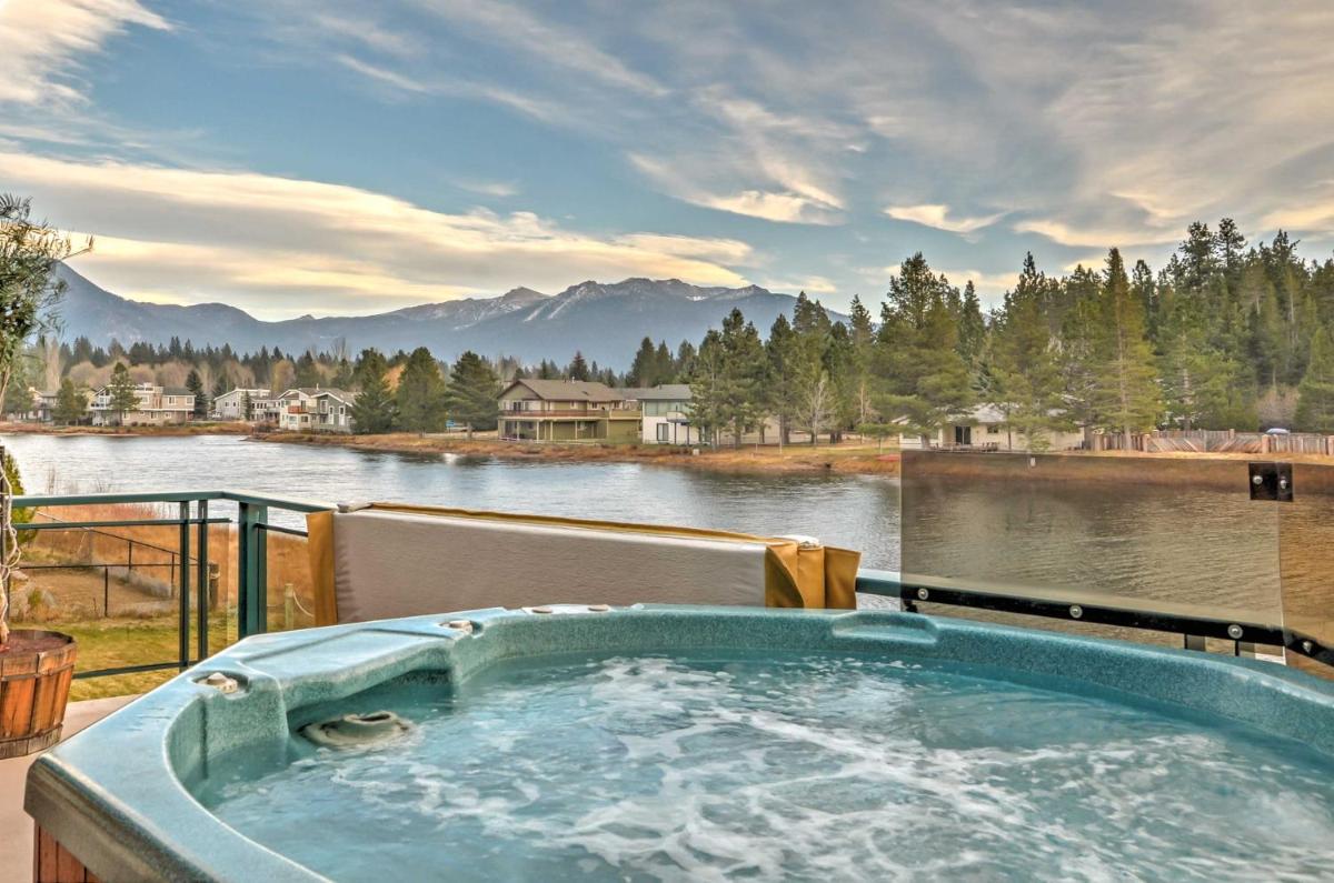 Spacious Lake Tahoe Waterfront Retreat with Hot Tub! - Housity