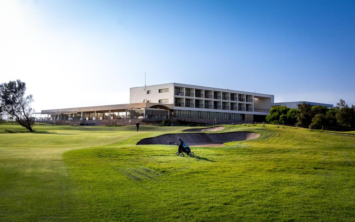 Instalaciones para jugar al golf en el hotel o alrededores