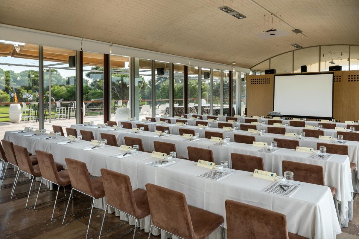 Un restaurante o sitio para comer en Parador de El Saler
