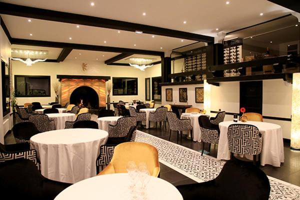 Restaurant ou autre lieu de restauration dans l'établissement Hôtel du Barry Resort & Spa