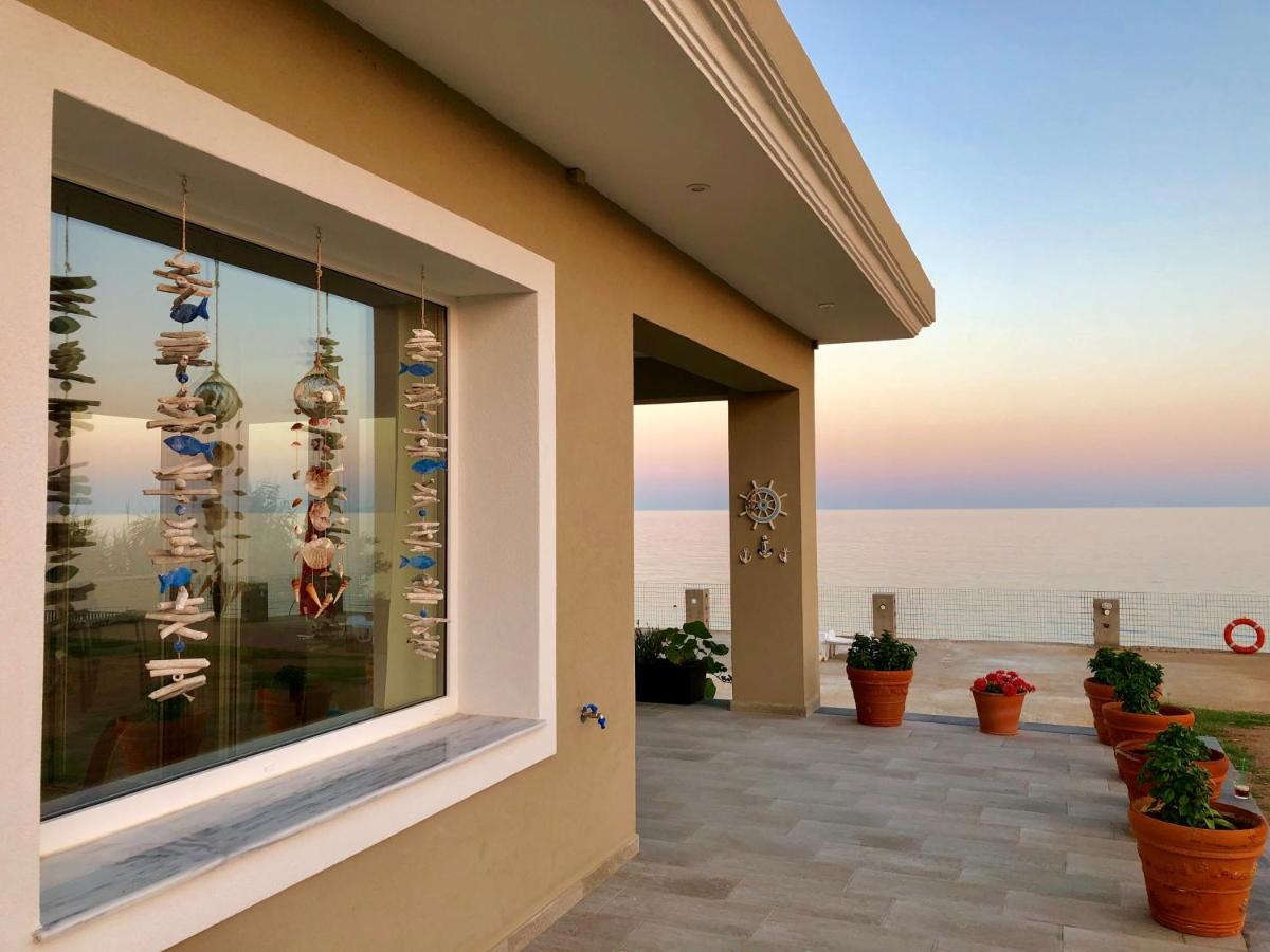 Villa Dimitri - Beach House - Housity