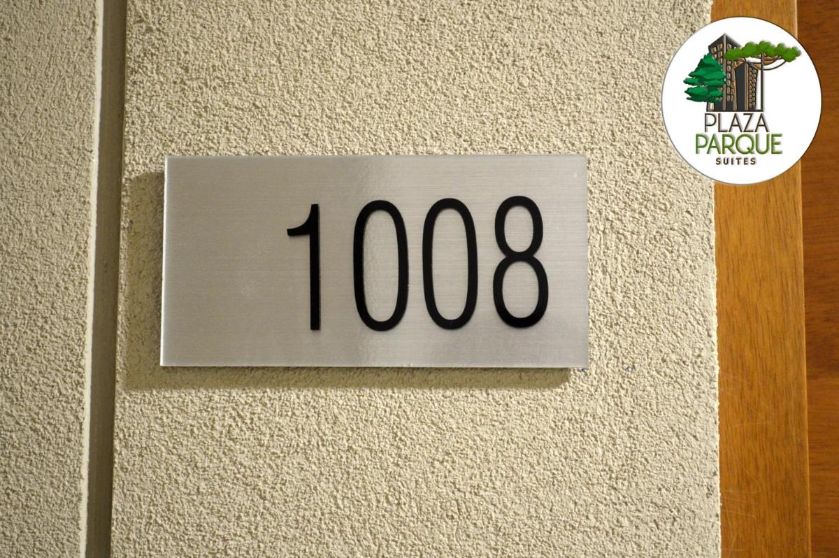 Plaza Parque Suites 1008 - Housity