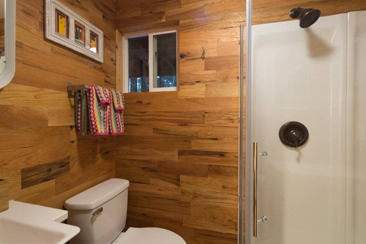 Treehouse Hideaway - Housity